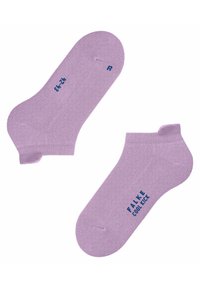 Lila Knöchelsocken mit glatter Textur, ausgestattet mit verstärkten Fersen- und Zehenbereichen. Der Markenname "FALKE" und das Modell "Cool Kick" sind in Blau.