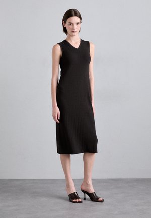 VNECK DRESS - Pletené šaty - dark oak