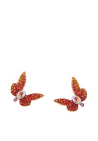Orecchini a forma di farfalla rossa decorati con rhinestones arancioni e gialli, con un gemma iridescente al centro e un design dettagliato delle ali.
