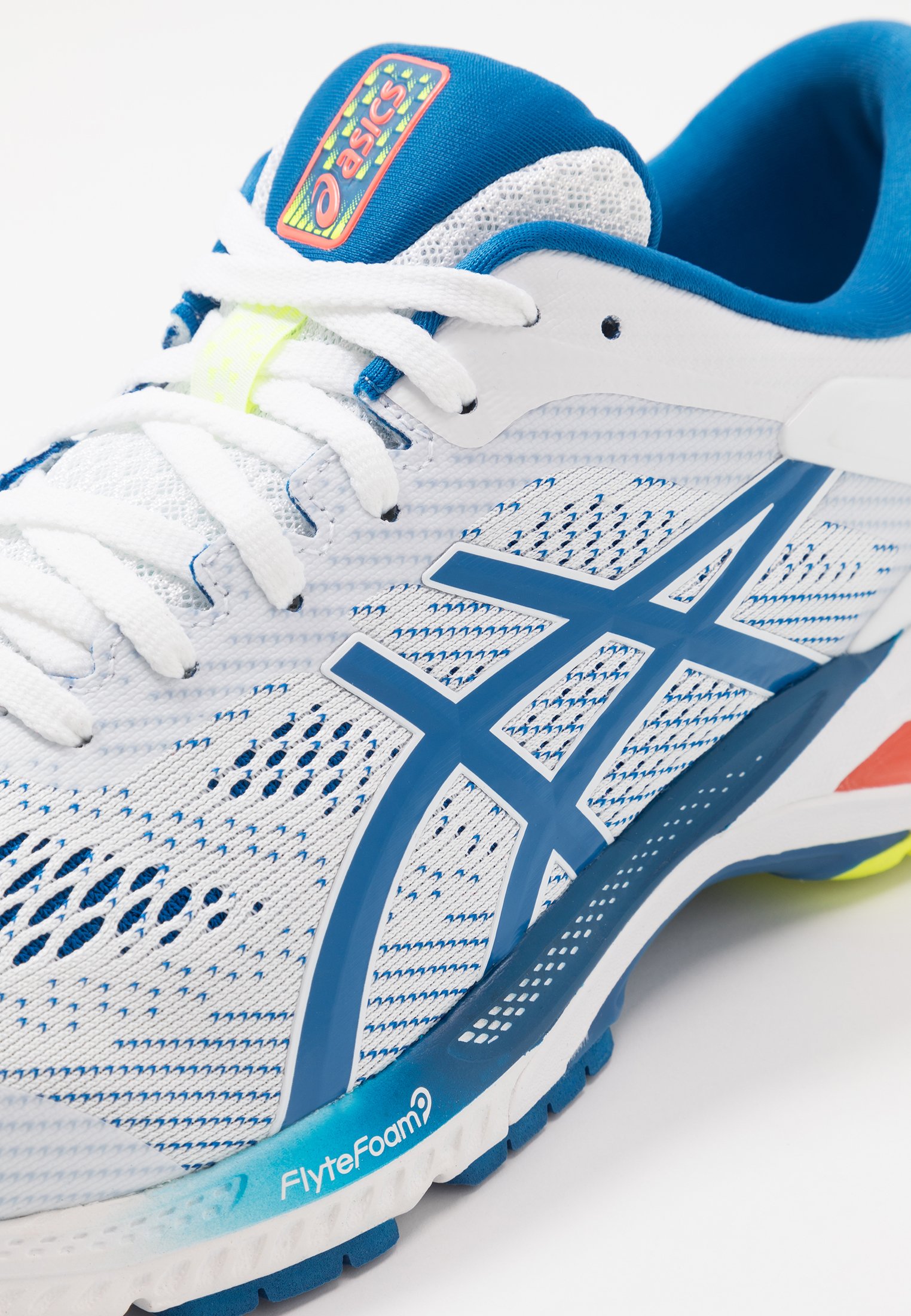 kayano 26 white lake drive