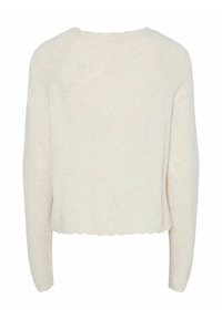 Jasnobeżowy krótki sweter z długimi rękawami, miękka tekstura, okrągły dekolt i falowany dół. Brak widocznych wzorów lub ozdób.