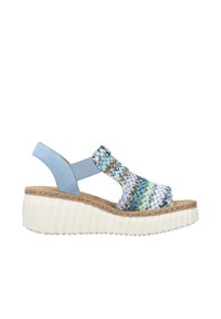 Sandale à talon compensé avec une tige tissée multicolore, des accents en suede bleu clair et une épaisse plateforme blanche avec des rayures texturées.