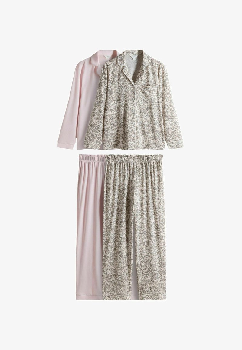 Zweiteiliges Pyjama-Set: rosa Langarmoberteil und bedrucktes Hemd mit Tiermuster und Knopfleiste, kombiniert mit elastischen Hosen. Weicher Stoff.