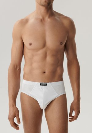 Białe bawełniane slipy z czarnym paskiem z napisem "ATLANTIC". Posiadają klasyczny fason i gładką fakturę.