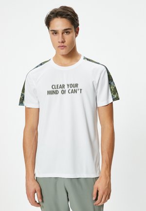 - T-shirt z nadrukiem