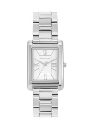 Rektangulært sølv Michael Kors armbåndsur med sølv metal link rem, hvid urskive, romertal og tre sølvfarvede visere.