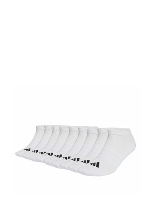 Tien paar witte enkelsokken met zwart driehoekig logo op de tenen, gerangschikt in een rij op een witte achtergrond.