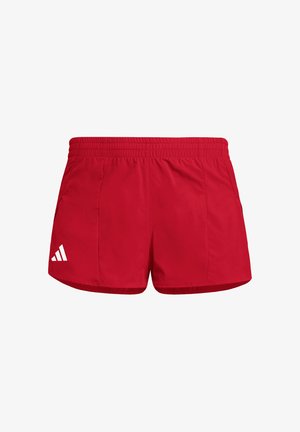 Pantalones cortos deportivos rojos con cinturilla elástica y logotipo blanco en la pierna izquierda, sobre un fondo blanco liso.