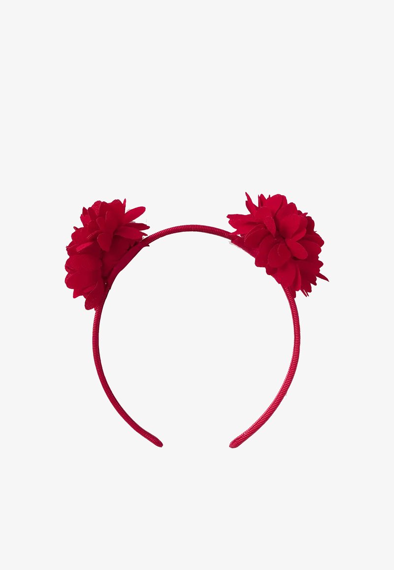 Czerwona opaska na głowę z dwiema dużymi czerwonymi dekoracjami w kształcie kwiatów umieszczonymi na górze, po jednej z każdej strony.