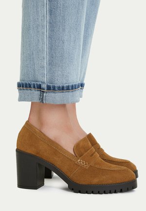 Lasocki, LASOCKI LOW SHOES WOMEN'S BROWN 5907964239345 - Klassieke pumps - brown