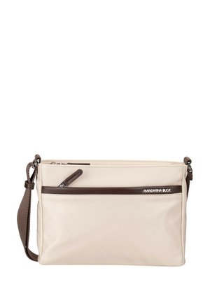 Beige rechteckige Umhängetasche mit dunkelbraunem verstellbarem Riemen, vorderer Reißverschlusstasche und "MANDARINA DUCK" Logo auf der Vorderseite.