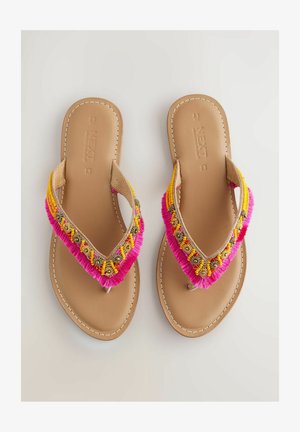 Flache Sandalen mit einer beigen Sohle und dekorativen Akzenten aus pinkem, gelbem und metallischem Faden, versehen mit einem V-förmigen Riemendesign.