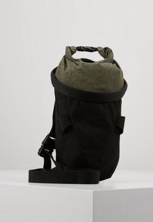 DOME CHALK BAG - Pojasna torbica - black