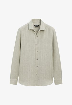 Camicia grigia chiaro a maniche lunghe con bottoni, sottili righe verticali, colletto aperto e polsini risvoltati.