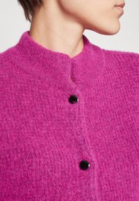 Gestuz ALPHA - Cardigan - intense pink