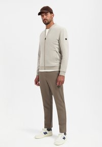 NO EXCESS SOFT - Sweater met rits - sand