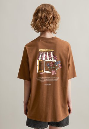 OVERSIZED PLACED PRINTS - T-shirt imprimé - melted chocolate
