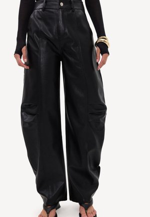 LOAVIES, GARDEN OF GRACE - Pantalon classique - black   pu