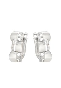 Strieborné kruhové náušnice s lešteným povrchom, zdobené akcentmi z kubického zirkónu a hladkými, zakrivenými tvarmi. Jemné detaily dodávajú textúru.