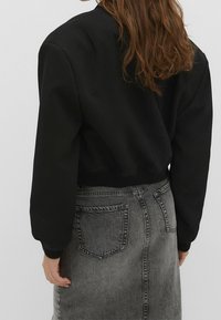 Stradivarius Bomberjacks - black