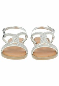 Zilveren sandalen met bandjes en een gevlochten ontwerp, versierd met rhinestones, met platte zolen en verstelbare enkelsluitingen met een gesp.