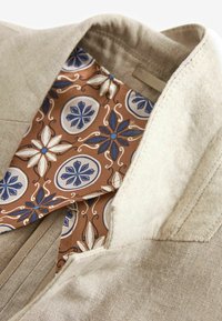 Next REGULAR FIT - Kostiuminis švarkas - neutral