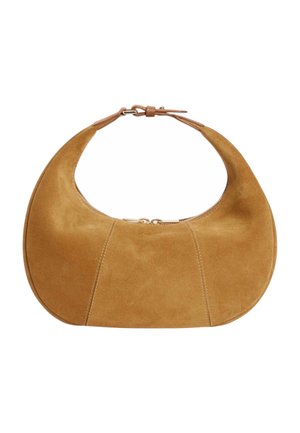Piccola borsa a mezzaluna in camoscio marrone con tracolla corta e chiusura con zip metallica nella parte superiore centrale.