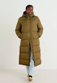 Vero Moda Curve VMCKLEA LONG COAT - Zimný kabát - capers