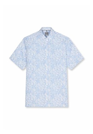 Camicia azzurra a maniche corte con bottoni, con un delicato motivo a foglie e colletto classico, distesa su uno sfondo bianco.