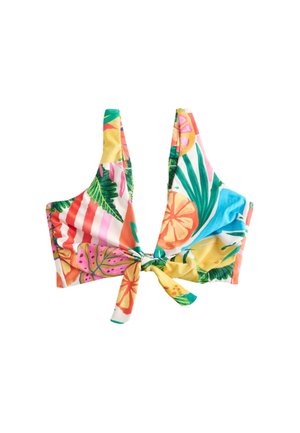 Kolorowy tropikalny top od bikini z szerokimi ramiączkami i wiązaniem z przodu, z motywem zielonych liści, plasterków pomarańczy i różowych akcentów na białym tle.