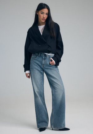 Stradivarius, D92 STRAIGHT WIDE 04891951 - Wide Leg - dark-blue denim