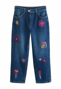 Jeans in denim blu con ricami floreali in rosa, giallo e rosso. Presentano una chiusura con bottone, tasche e un design a gamba dritta.