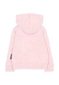 Hoodie rose clair avec une texture extérieure, doté d'une capuche, de poignets côtelés et d'un logo en relief subtil au dos. Étiquette sur le côté.