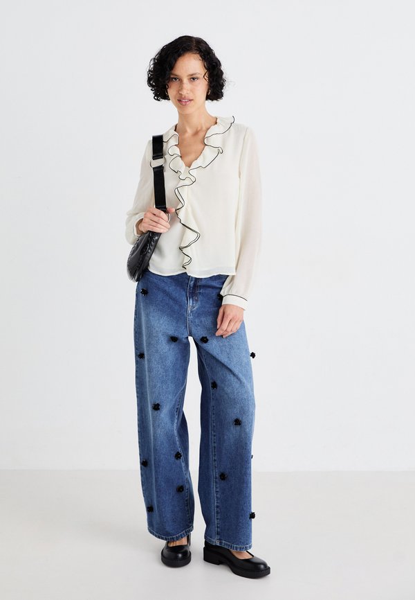 ONLEDITH LIFE VNECK FRILL  - Blouse - egret3