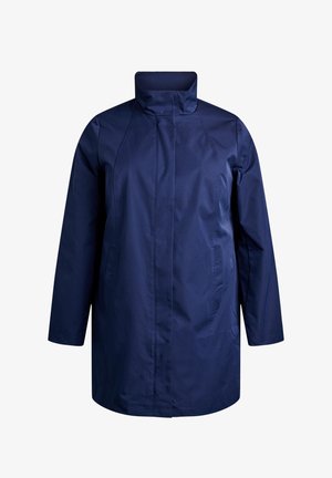 Granatowy, wodoodporny płaszcz z wysokim kołnierzem, długimi rękawami i bocznymi kieszeniami. Gładka faktura i prosty krój.