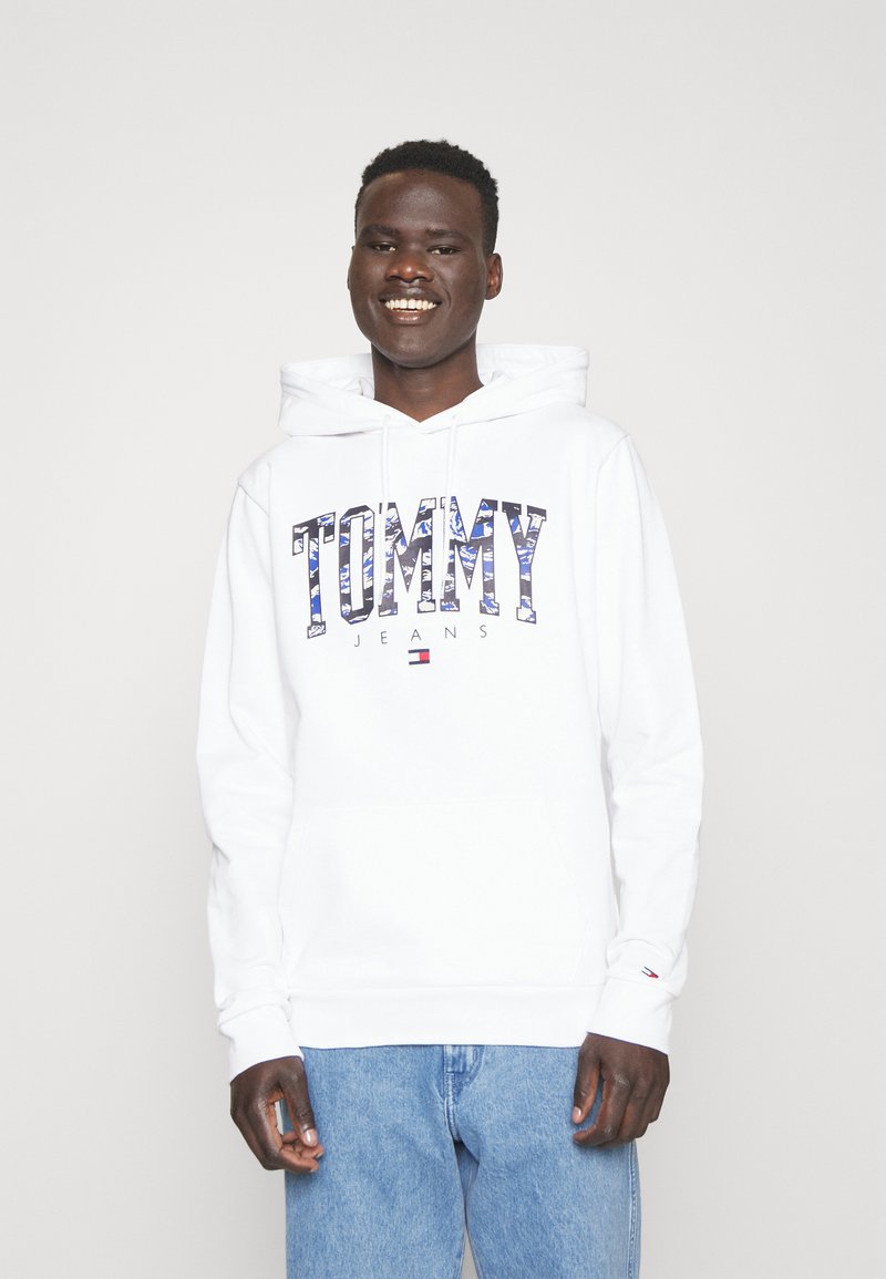 Tommy Jeans CAMO NEW HOODIE - Sudadera - white