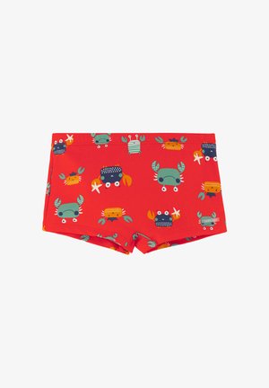 Bañadores infantiles rojos con estampados de cangrejos de dibujos animados en colores verde azulado, azul marino, naranja y blanco.