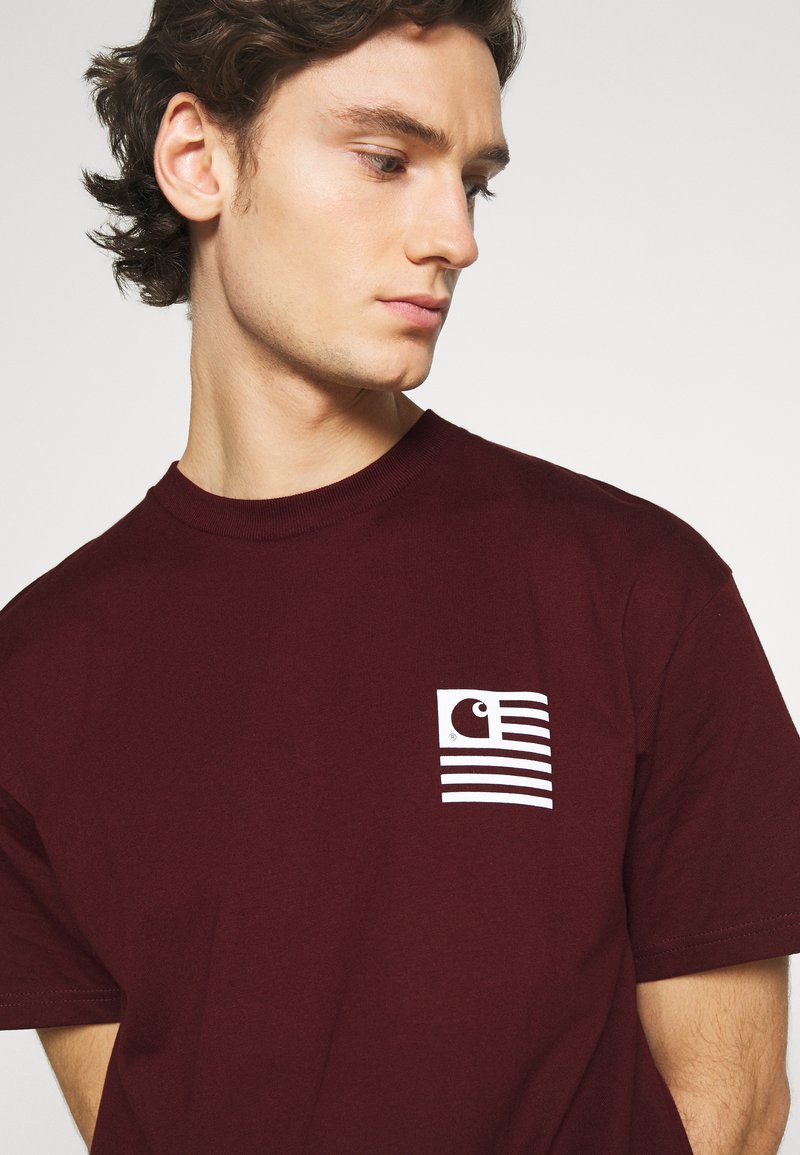 Digno enfermero inoxidable Carhartt WIP WAVING STATE FLAG - Camiseta estampada - bordeaux/white/burdeos - Zalando.es Digno enfermero inoxidable Carhartt WIP WAVING STATE FLAG - Camiseta estampada - bordeaux/white/burdeos - Zalando.es
