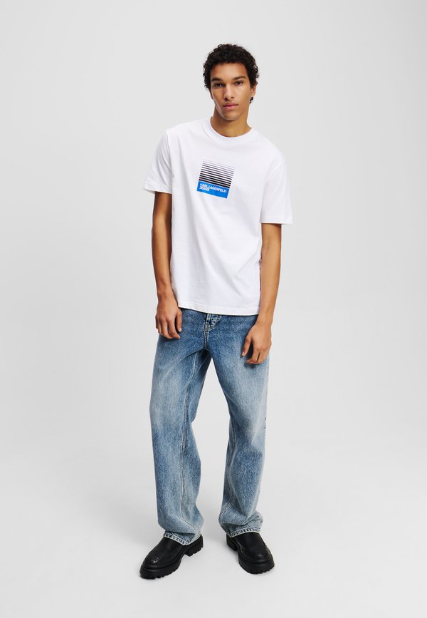 REG BOX FADE LOGO TEE - Print T-shirt2