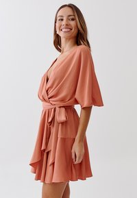 TUSSAH EDNA  - Denné šaty - burnt orange