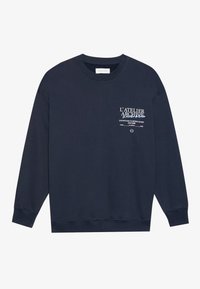 Dunkelblaues Sweatshirt aus Baumwolle. Verfügt über lange Ärmel, einen runden Ausschnitt und bedruckten Text auf der Vorderseite. Glatte Textur und lockere Passform.