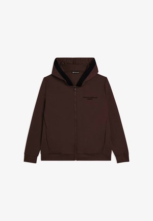 Hoodie zippé marron avec une capuche à bord noir, comportant un slogan brodé sur la poitrine et des manches longues. Texture de tissu lisse.