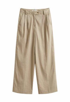 Beige wijde broekspijpen met subtiele verticale krijtstrepen, riemlussen, knoopsluiting aan de voorkant, ritssluiting en zijzakken.