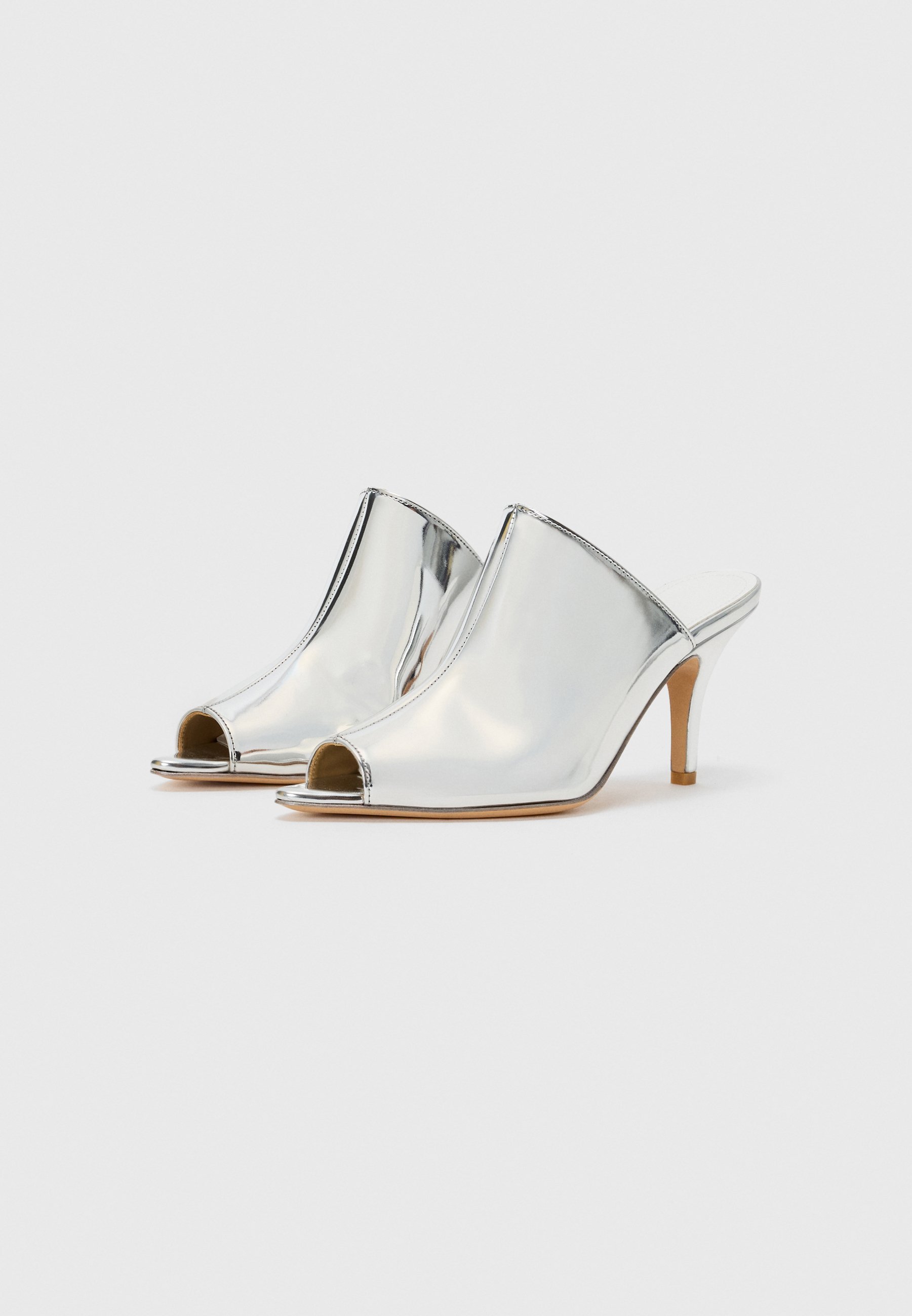 MM6 MAISON MARGIELA サンダル 23SS MM6 MAISON MARGIELA | サンダル ブラック メンズ | YOOX