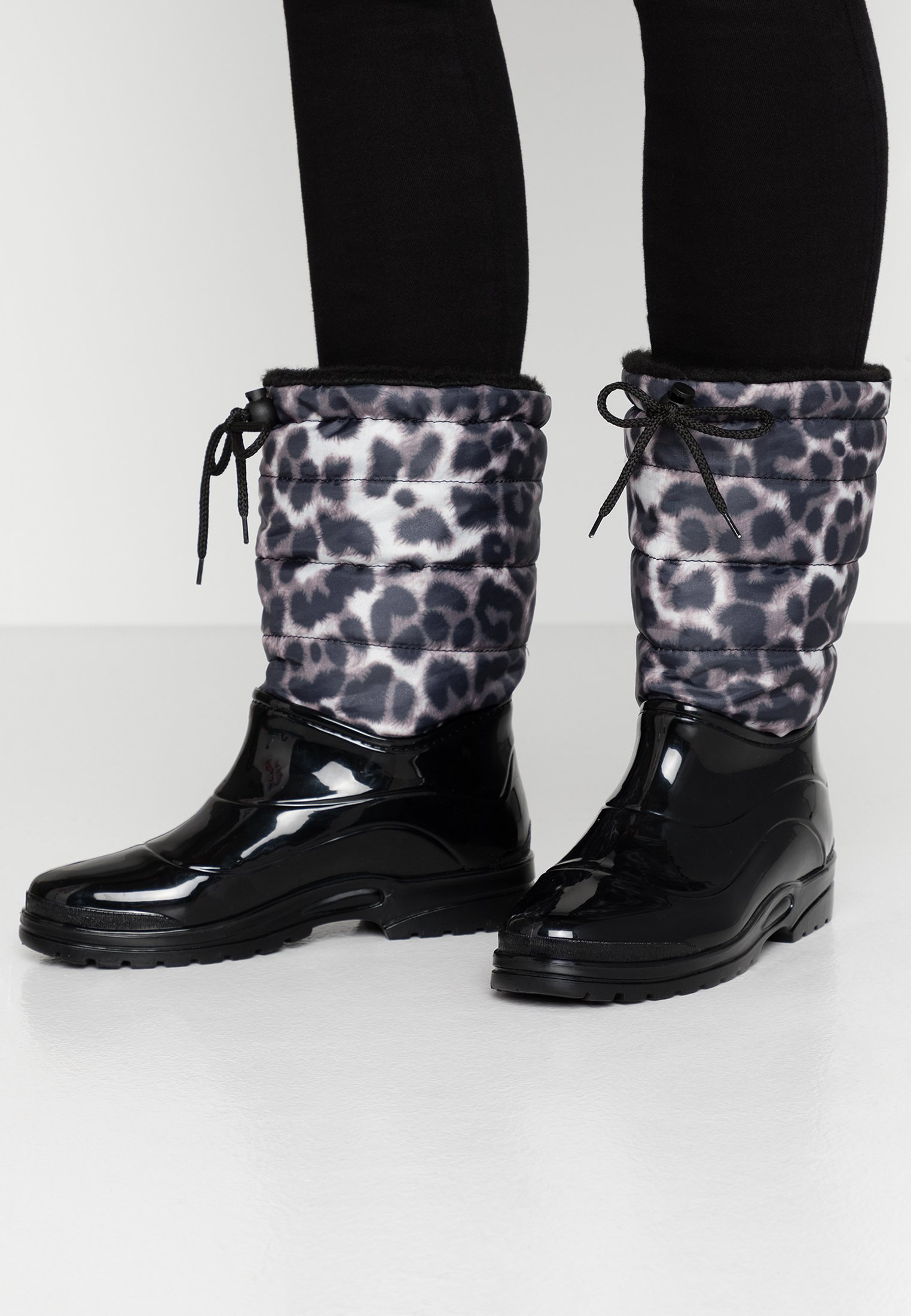 Scholl NEW VESTMANN Gummistøvler shiny black Zalando.no Scholl NEW VESTMANN Gummistøvler shiny black Zalando.no