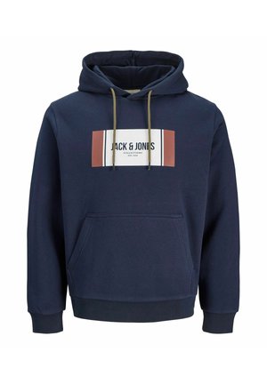 Mornarska kapuca s sprednjim žepom, kapuco z vrvico in belim logotipom v okvirju rjavih in rdečih odtenkov. Gladka tekstura tkanine.