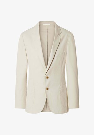 Hellbeiger Herrenblazer mit Notch-Revers, zwei braunen Knöpfen, Brusttasche und zwei unteren aufgesetzten Taschen, auf weißem Hintergrund dargestellt.