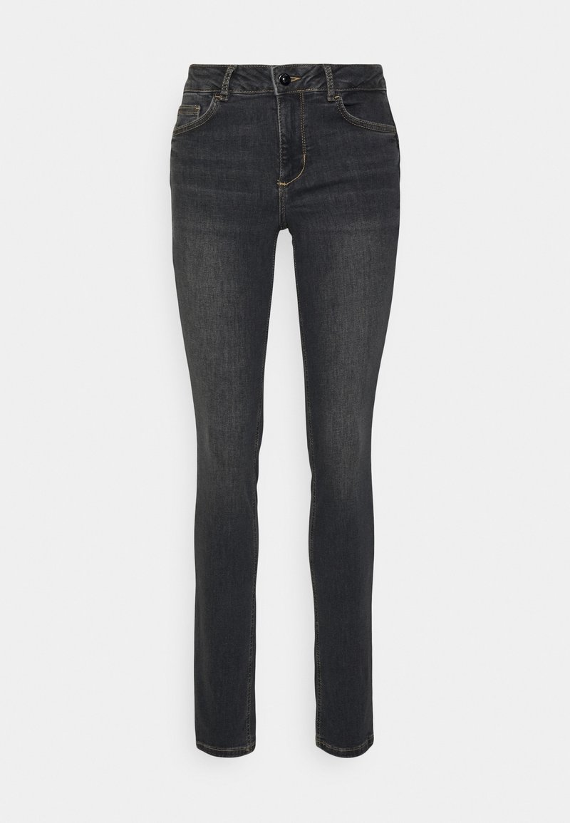 Jeans in denim scuro con una vestibilità slim, dotati di chiusura con zip, bottone singolo, cinque tasche e dettagli di cucitura discreti.