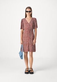 Vero Moda VMALBA SHORT DRESS - Dienas kleita - fired brick