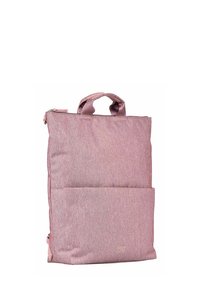 Sac à dos en tissu rose avec deux poignées, doté d'une finition texturée, d'un compartiment principal zippé et d'une grande poche avant.